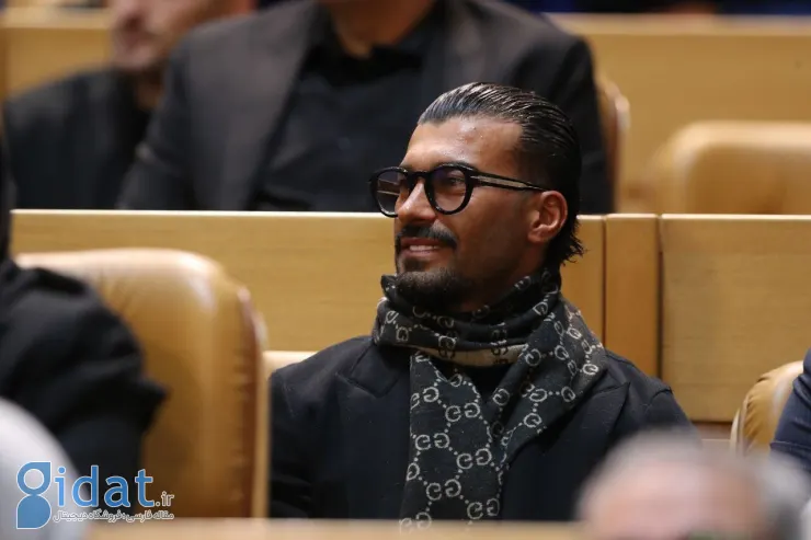 لباس کلاسیک رامین در شب یلدای استقلالی ها