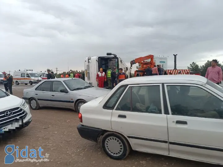 واژگونی هولناک اتوبوس در آزادراه تهران - کرج