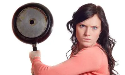 این زن 34 ساله وقتی گرسنه است بی ادب می شود