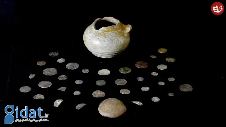 کشف "گنج شوم" در زیر یک شومینه 300 ساله