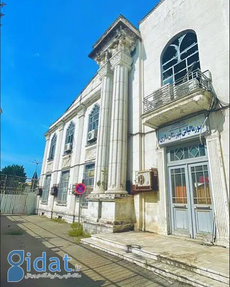 The Sari Finance Department building was so beautiful that it made everyone pay taxes!