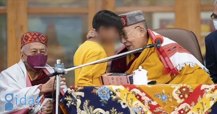 رفتار زشت دالایی لاما با پسری جنجالی شد