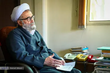 روحانی مشهور: گفتگو با آمریکا عقلانی است