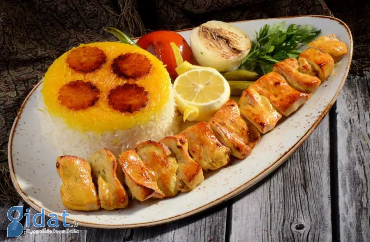 مرغ کبابی را بدون نیاز به سیخ یا گریل درست کنید