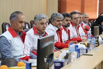 دو نماد شهری تهران تغییر رنگ می دهند