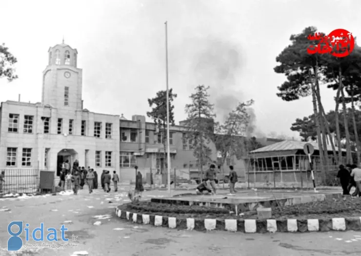 تصاویر دیده نشده از تصرف زندان قصر توسط مردم در ۲۲ بهمن ۱۳۹۶