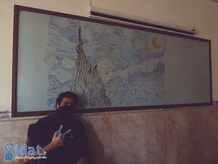 عکس جالب نقاشی دانش آموز روی تخته کلاس