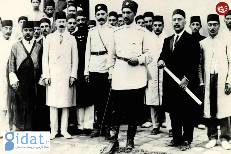 لحظه‌ای نایاب از رضاخان پشت تیربار در کرمانشاه