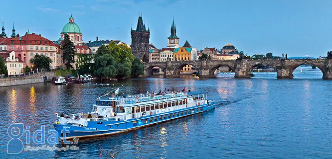 slide-czech-republic-prague-vltava-river