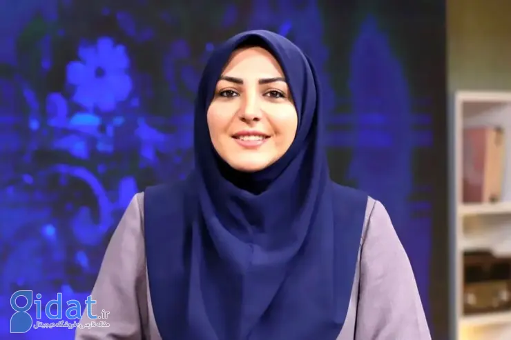 ژست شاد المیرا شریفی مقدم پای صندوق رای