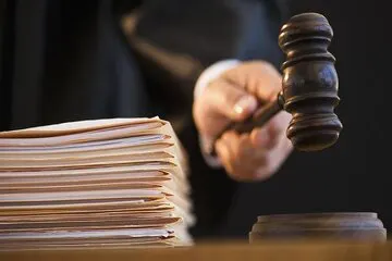 ممنوعیت فعالیت 2 پزشک با دستور قضایی