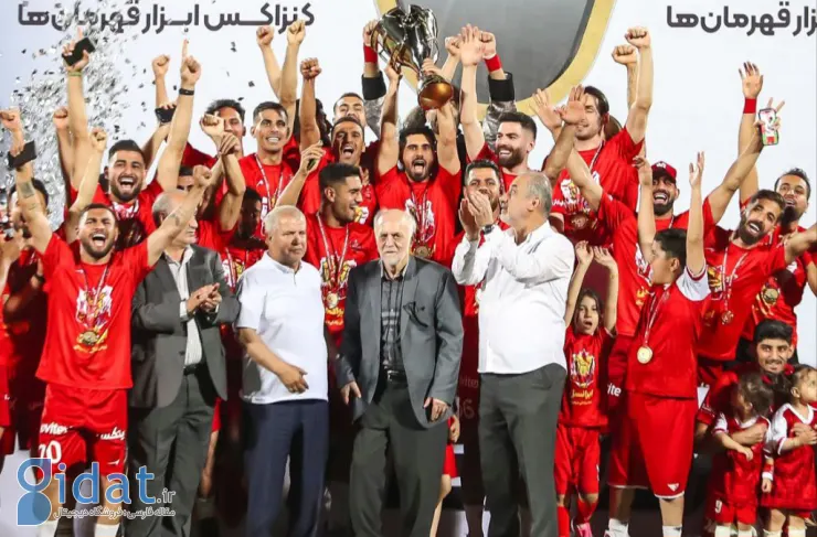 سقوط آزادِ یک هوادار پرسپولیس در استادیوم آزادی