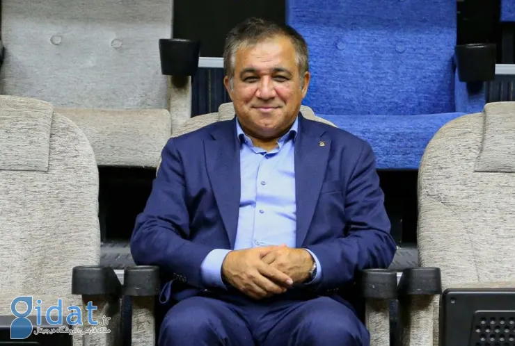 بوسه تاجرنیا بر پیشانی پیروانی خبرساز شد!