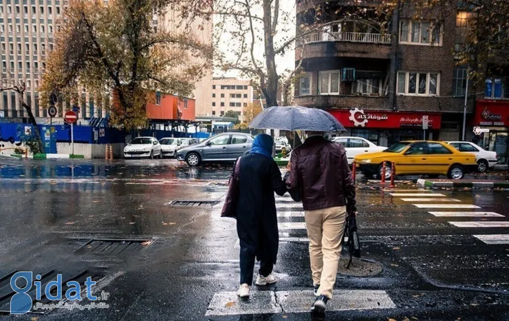 آسمان ابری و باران در مسیر تهران