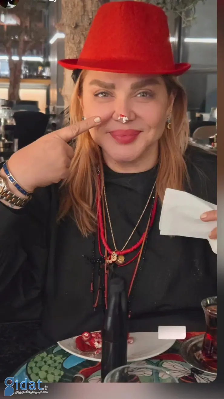 عکسی از جشن تولد ۵۲ سالگی بهاره رهنما در یک کافه