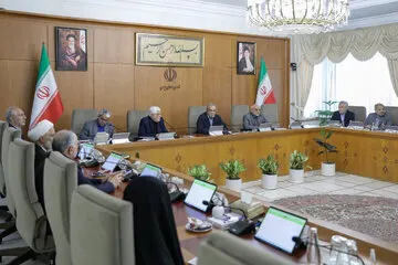 واقعا هیچ‌کس در دولت، لوایح را نمی‌خواند؟