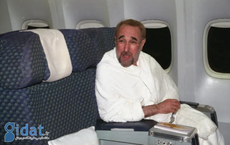 وقتی سید محمد خاتمی لباس احرام پوشید