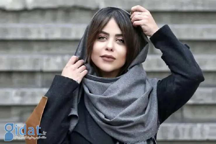 عکسی متفاوت از شومینه برقی با تم کریسمس