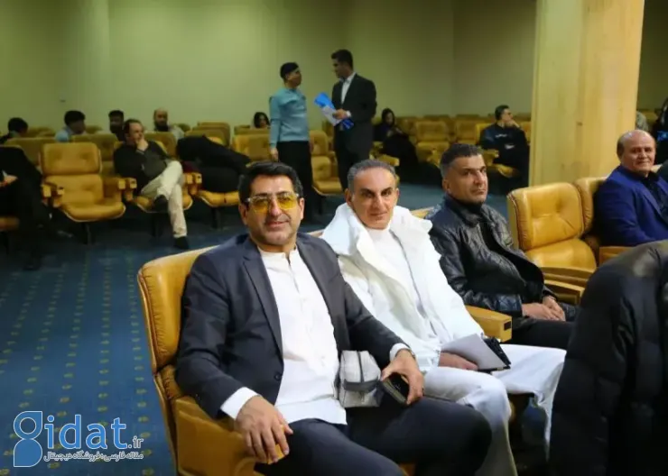 یک پرسپولیسی که هشتادمین سالگرد استقلال را جشن می گیرد