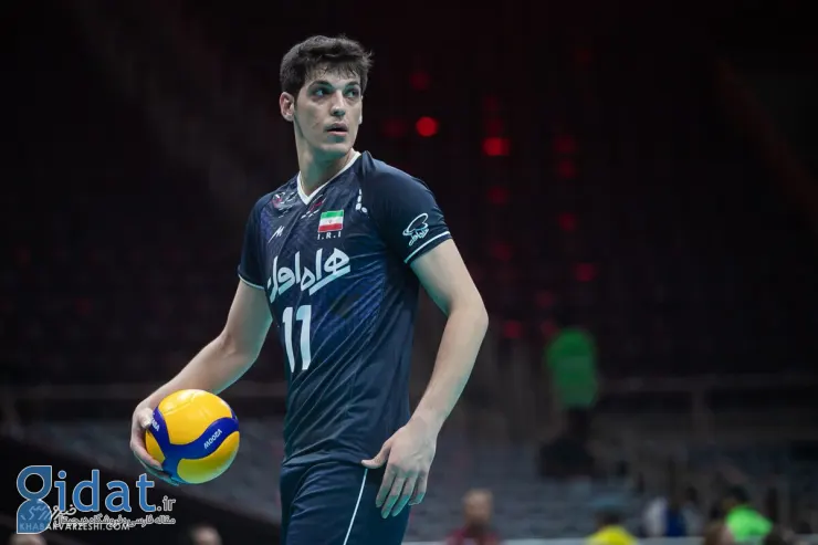 ژست احساسی قهرمان ایران برای صابر کاظمی