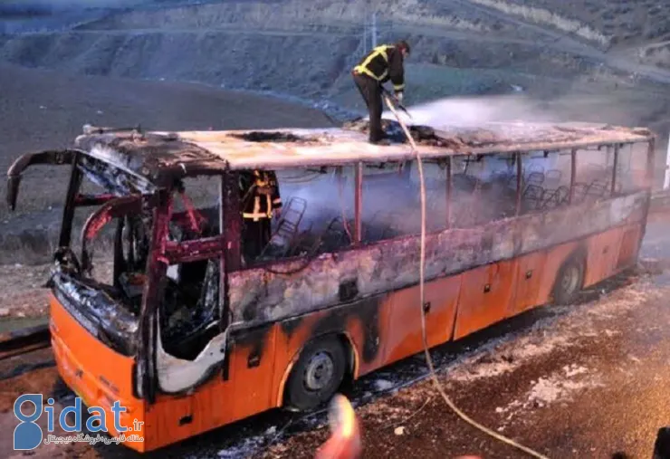 اتوبوس فوتسالیست های ایران آتش گرفت