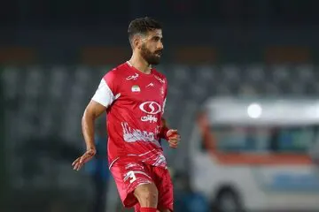 سرباز پرسپولیسی ام هم نان داد و هم اسم