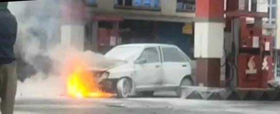 آتش یک پراید داخل پمپ بنزین در مشهد