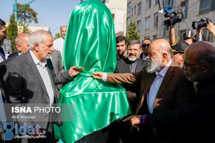 رونمایی از سرستون ابراهیم رئیسی در میدان پاستور