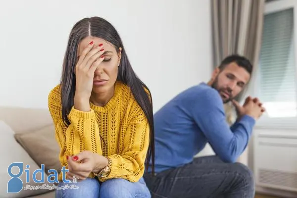 sad-pensive-young-girl-thinking-of-relationships-problems-sitting-on-sofa-with-offended-boyfriend-conflicts-in-marriage-upset-couple-after-fight-dispute-making-decision-of-breaking-up-get-divorced-photo