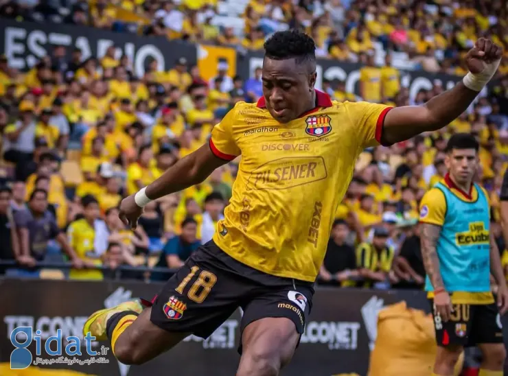 مدافع سابق بارسلونا صفحه پرسپولیس را فالو کرد