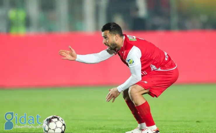 کاپیتان پرسپولیس حاضر نشد به رختکن برود!