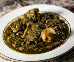 رازهای جالب تیره شدن و سیاه شدن خورش سبزی رستورانی