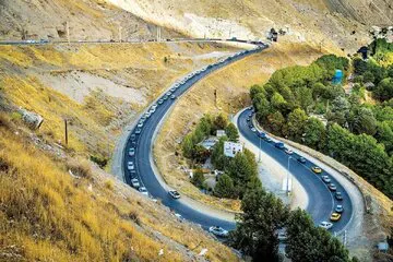 برخورد قاطع پلیس راهنمایی و رانندگی با شرور مسلح در محور چالوس