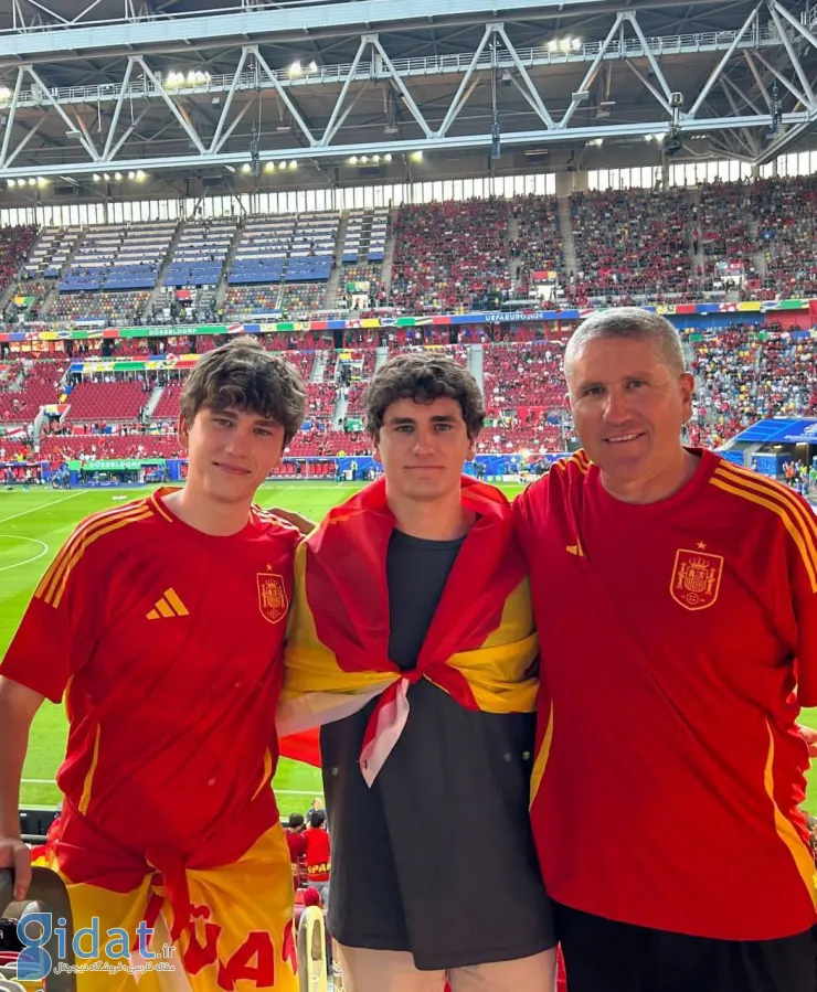 سرمربی جدید پرسپولیس در حال تماشای بازی اسپانیا