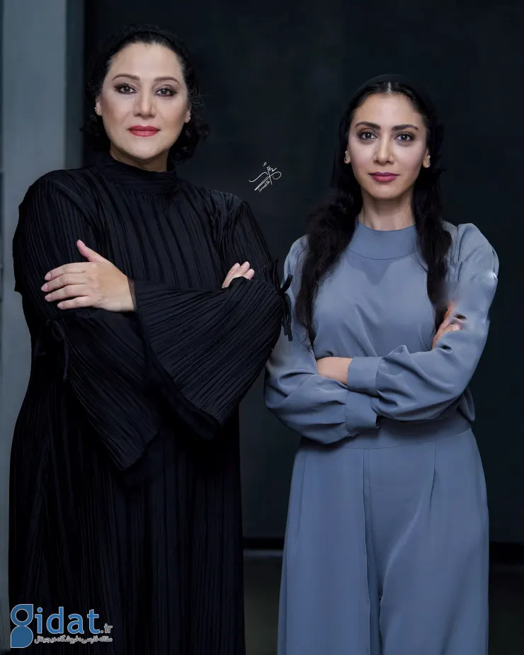 دو بازیگر زن مشهور ایرانی در پشت صحنه یک تئاتر