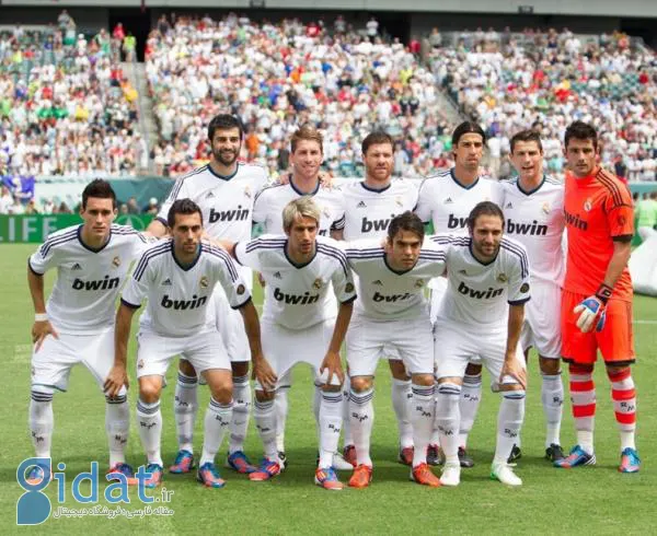 دستکش‌های سفارشی آدان برای دربی رسید