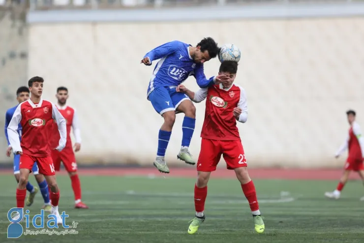 پرسپولیس دربی را برد و صدرنشین شد