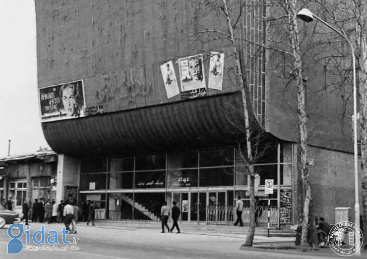 این عابر پیاده می‌داند که بهروز وثوقی و معشوق معروفش چه چیزهایی را از سر گذرانده‌اند