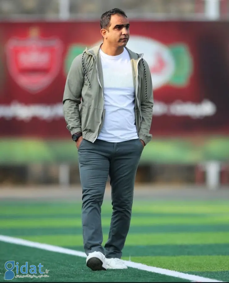یکی از هواداران پرسپولیس جباری را مقابل هواداران استقلال قرار داد!