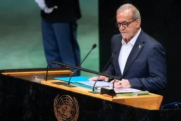 ایران از ایجاد اختلاف بین رهبری و پزشکان انتقاد می‌کند