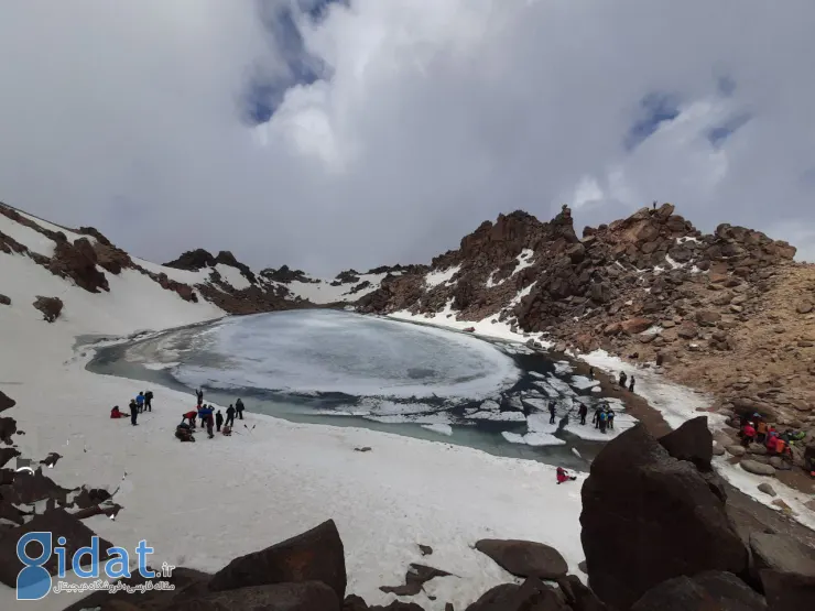 نمایی دیدنی از دریاچه یخ زده اردبیل