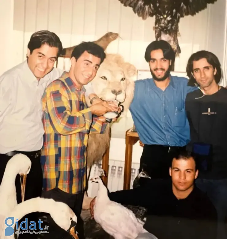 عکس زیرخاکی از عمو پورنگ با یک شیر!