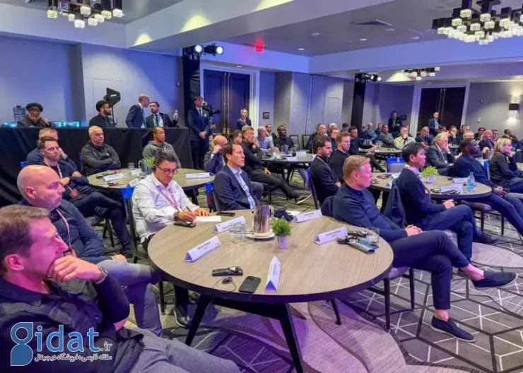 قلعه نویی با مربی بلژیکی سر یک میز نشست