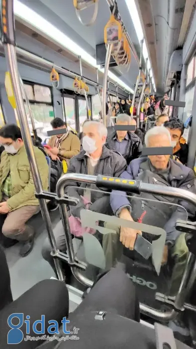 تصویری از مسافران یک اتوبوس در ساعات اخیر در فضای مجازی منتشر شده است