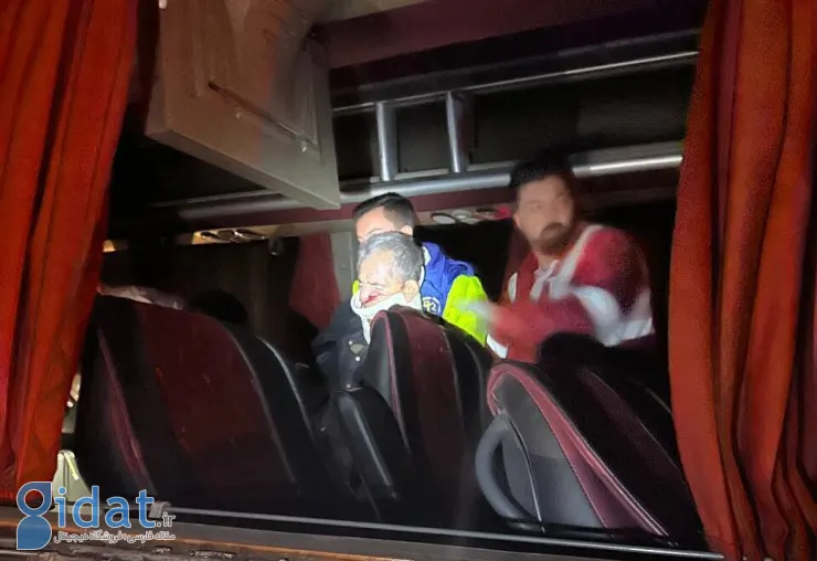 واژگونی اتوبوس در اتوبان قزوین - زنجان حادثه آفرید