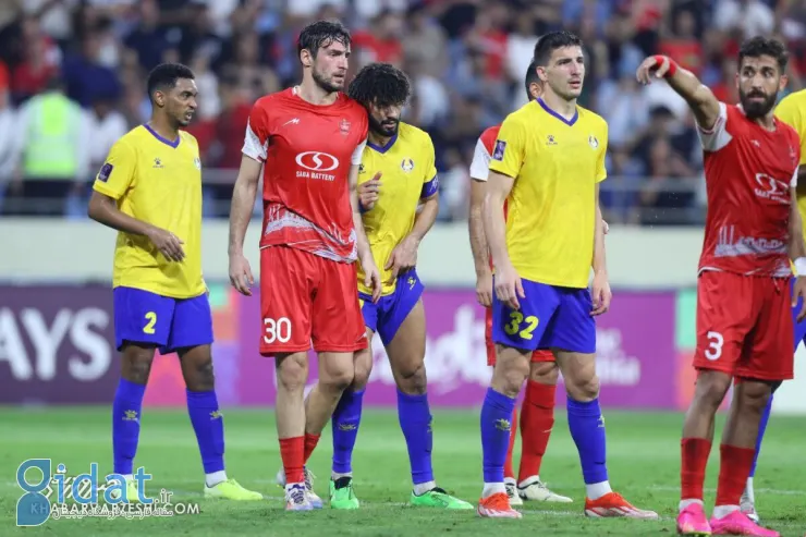 سروش رفیعی از درگیری دو بازیکن پرسپولیس جلوگیری کرد