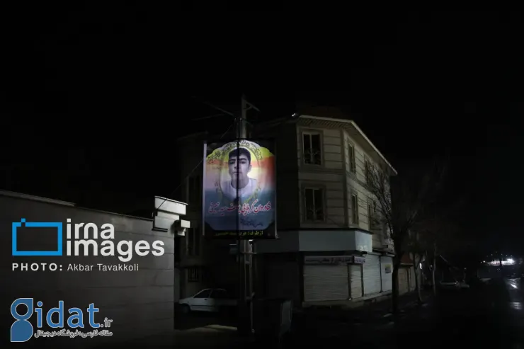 بنرهای نصب شده در سراسر شهر تهران جلب توجه کرد