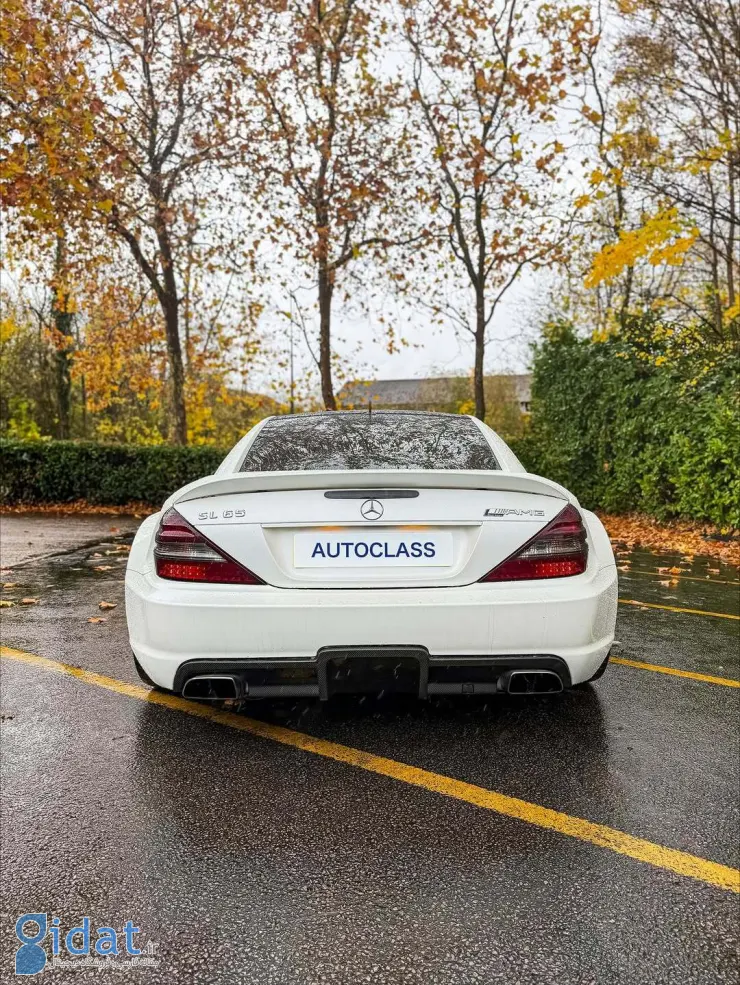 تصاویری از هیولای ۱۲ سیلندر مرسدس بنز در تعمیرگاه توجه ها را به خود جلب کرد