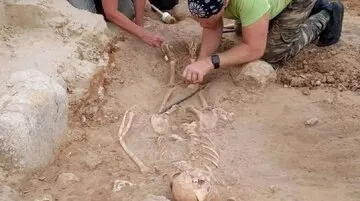 پیدا شدن اسکلت کودک «خون‌آشام» ۴۰۰ ساله با پاهای بسته
