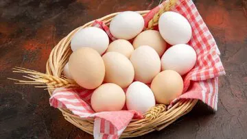 تخم مرغ قهوه ای بهتر است یا سفید؟